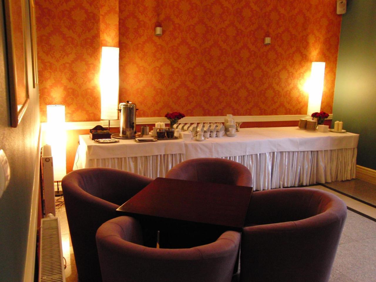 Hotel Dworek*** 斯凯尔涅维采 外观 照片