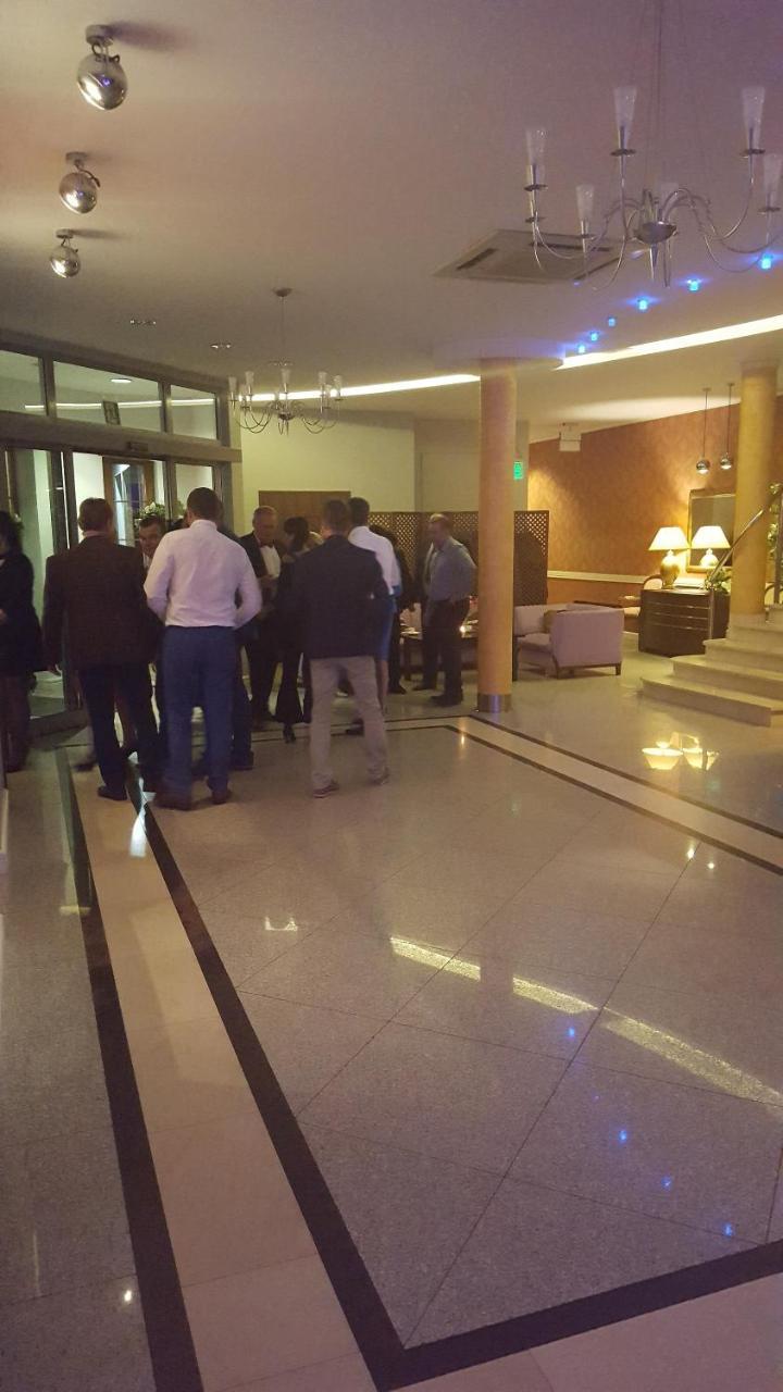 Hotel Dworek*** 斯凯尔涅维采 外观 照片